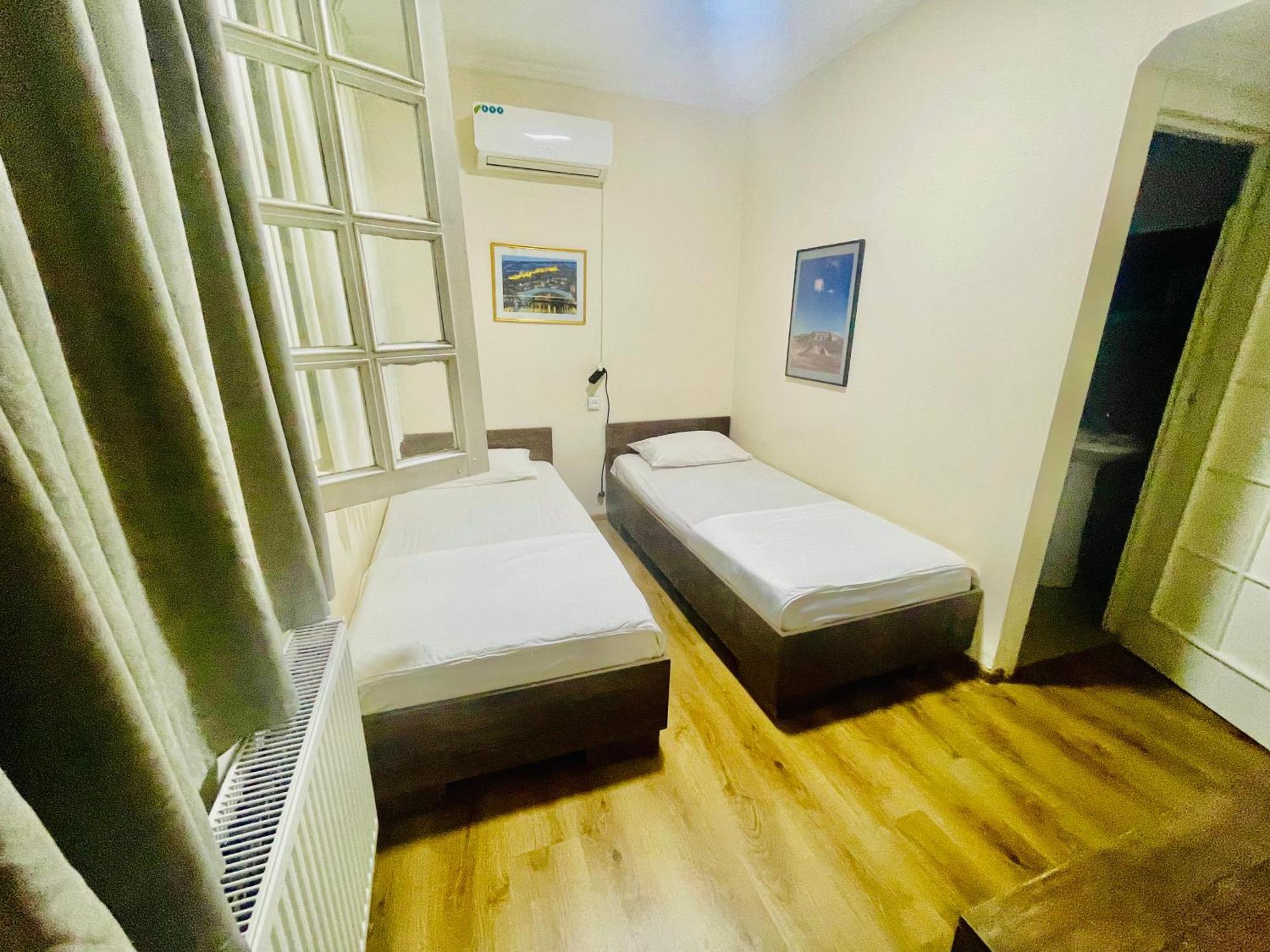 Hotel Klarastan Bon Voyage Tbilisi Ngoại thất bức ảnh