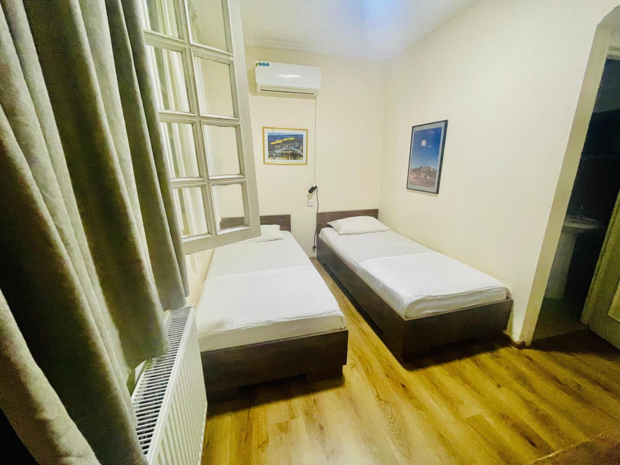 Hotel Klarastan Bon Voyage Tbilisi Ngoại thất bức ảnh