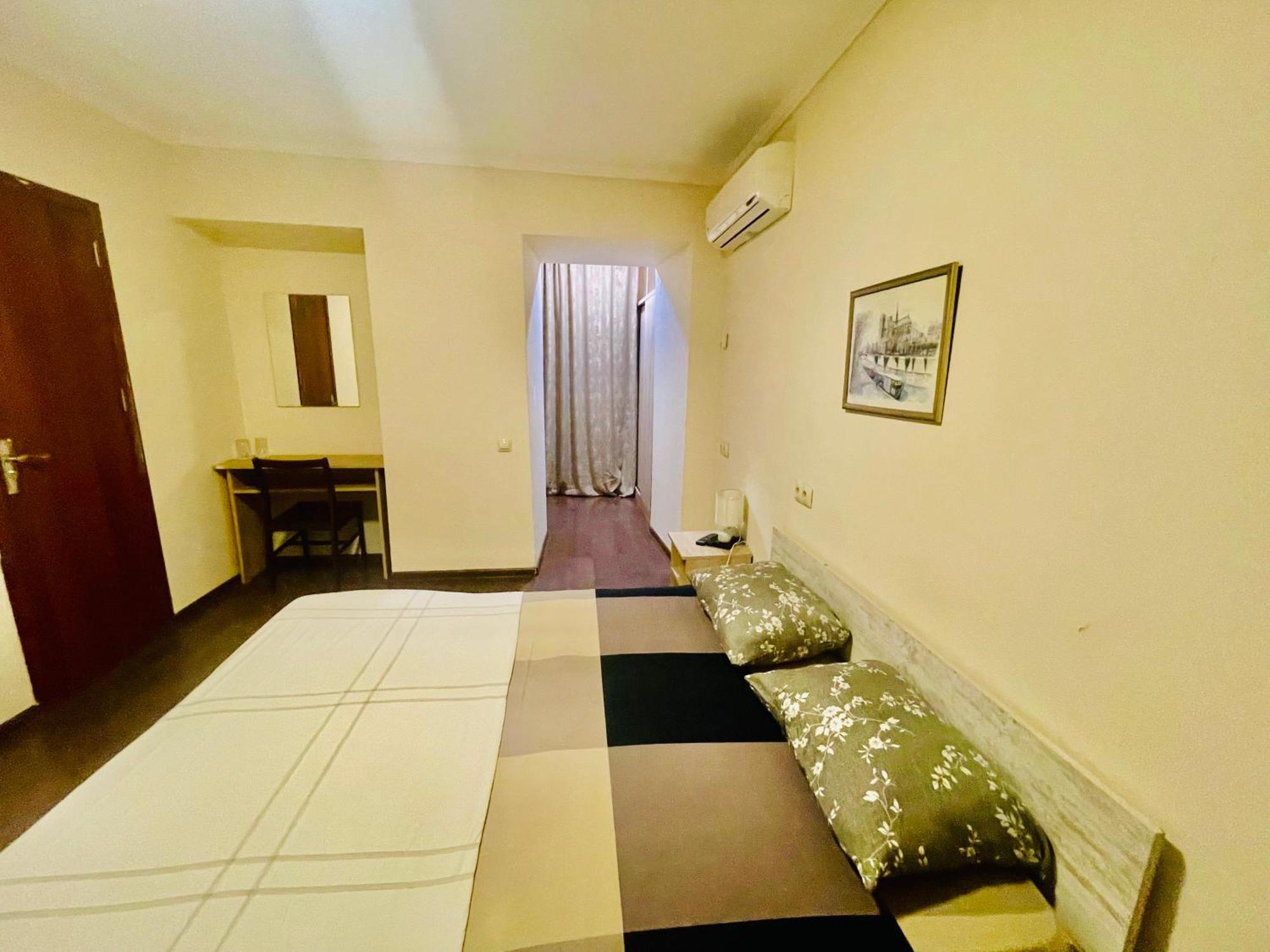 Hotel Klarastan Bon Voyage Tbilisi Ngoại thất bức ảnh