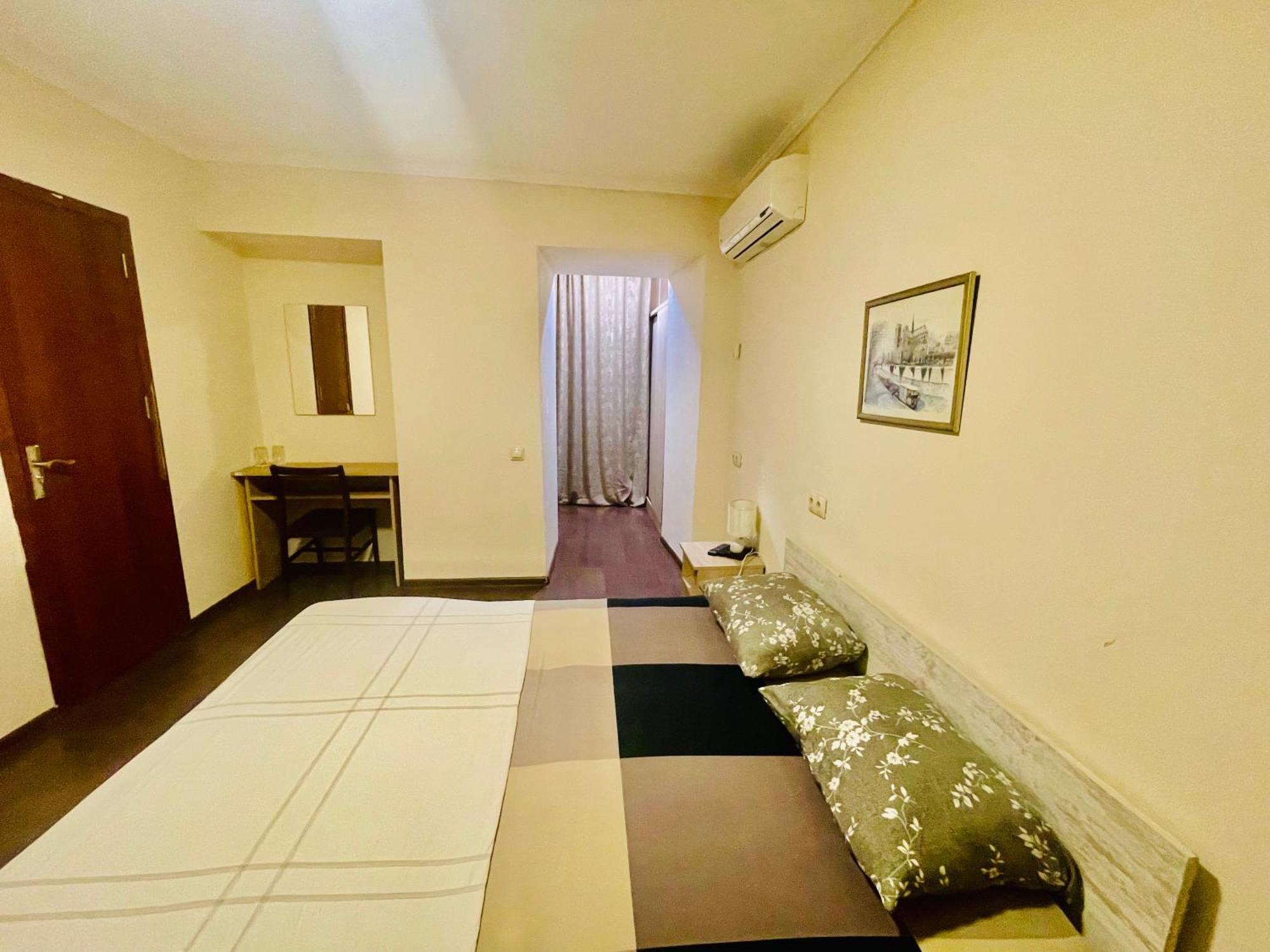 Hotel Klarastan Bon Voyage Tbilisi Ngoại thất bức ảnh