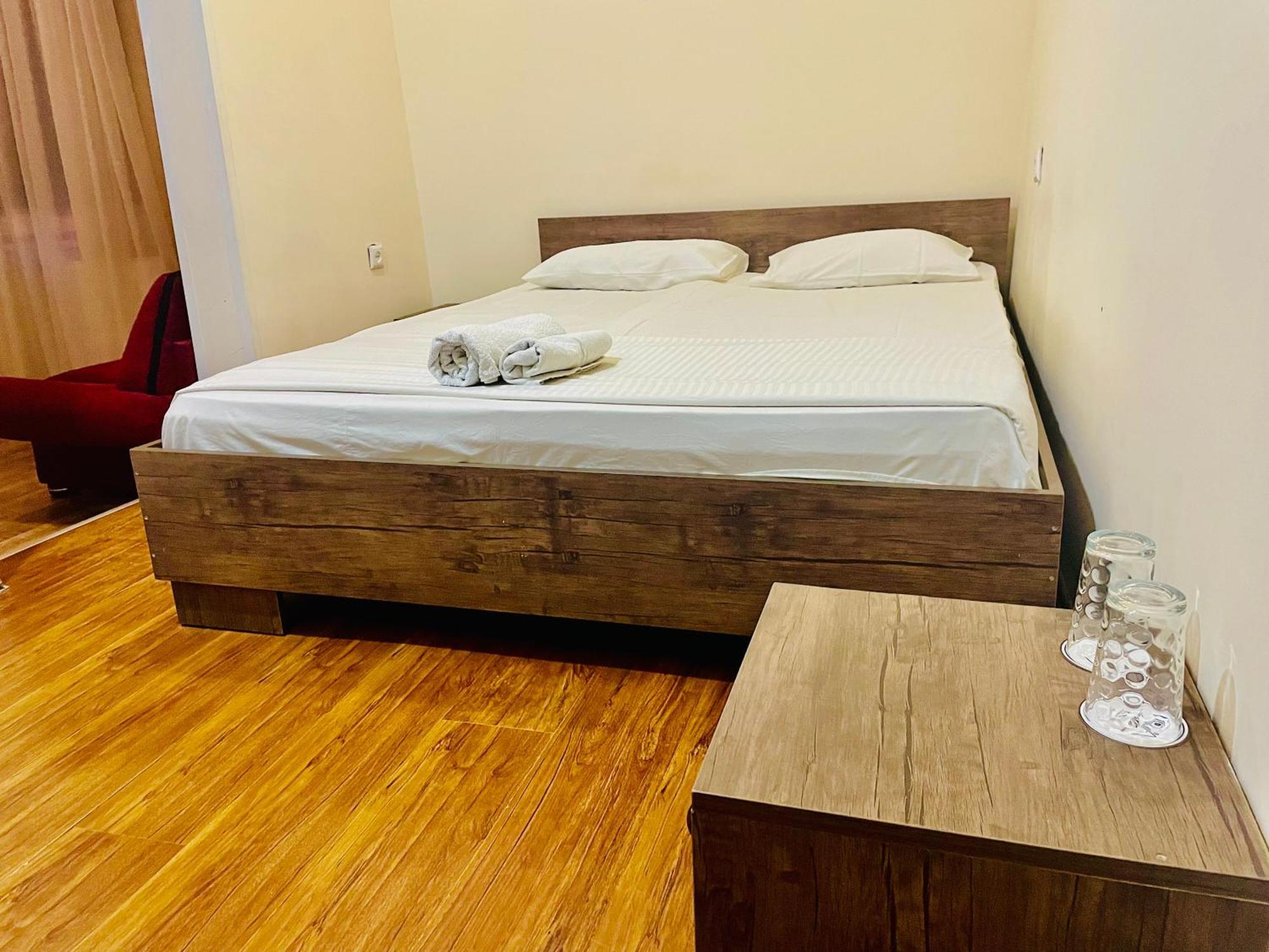 Hotel Klarastan Bon Voyage Tbilisi Ngoại thất bức ảnh